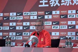 博格坎普：我想回归足球，但相比主帅我更喜欢青训教练的工作